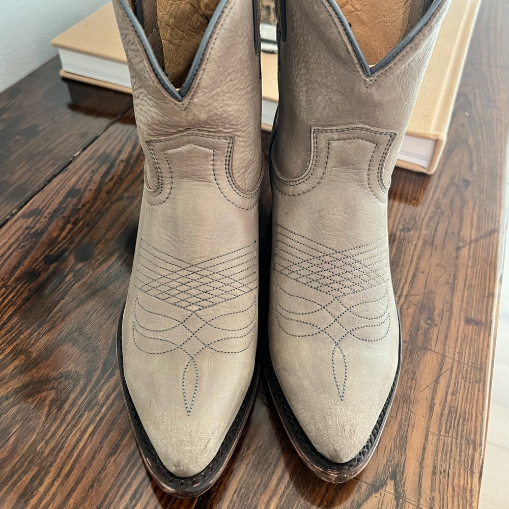 Frye Billy Short Boot - Picture 7 of 10